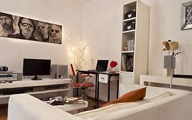 Apartment Dr.Romulo Naon